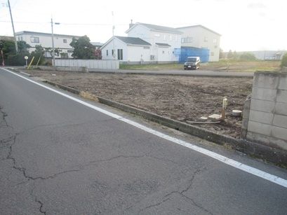 97-Tsubo Corner Land for Sale in Hirakawa, Aomori - Thumbnail 3