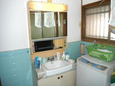 Spacious 6DK House in Shinonome, Niihama - 259m² Corner Plot — Image 2, Niihama, Ehime