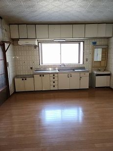6-Bedroom House for Sale on Corner Lot in Minamiawaji - Thumbnail 3
