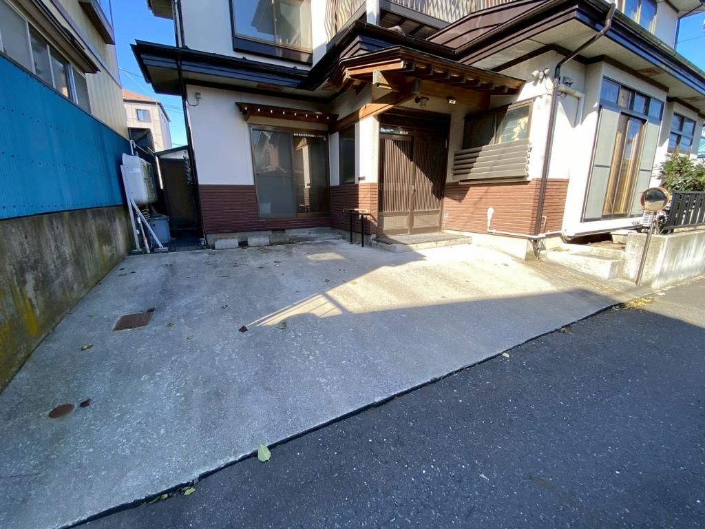 6DK Akiya Bank House for Sale in Hachinohe, Aomori - Thumbnail 2
