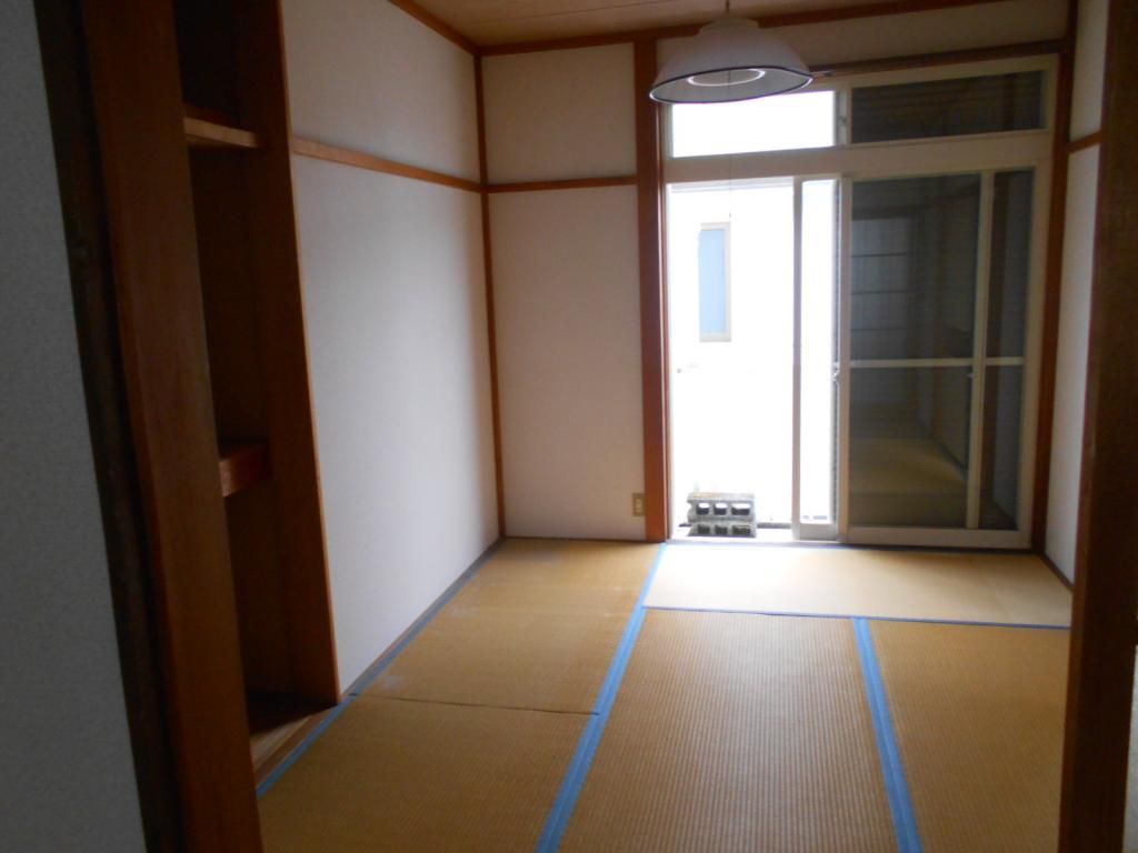 2DK Apartment for Rent near Shibusawa Station, Hadano - Thumbnail 2