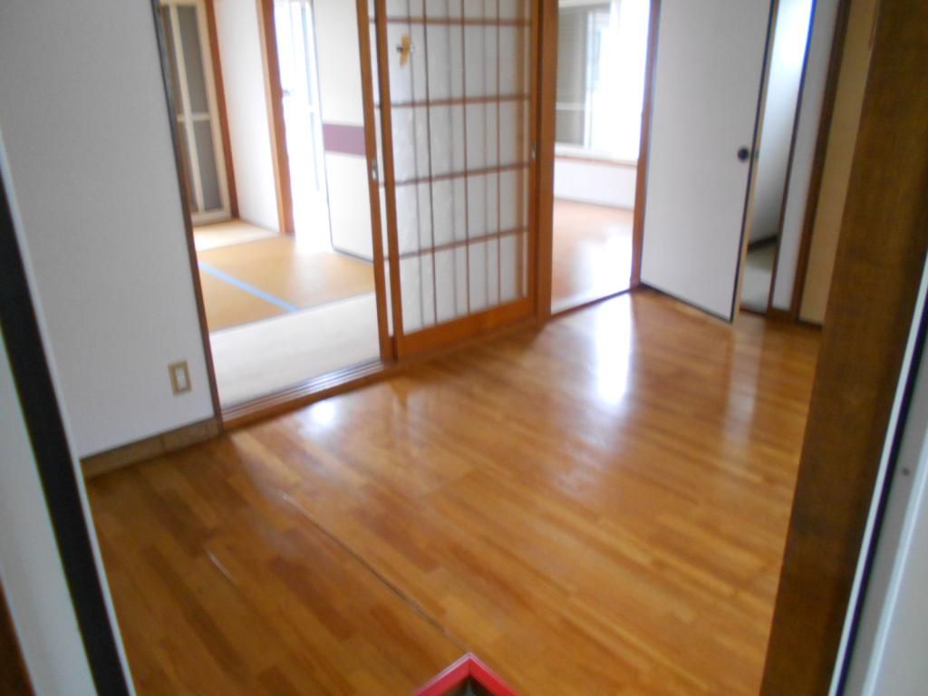 2DK Apartment for Rent near Shibusawa Station, Hadano - Thumbnail 3