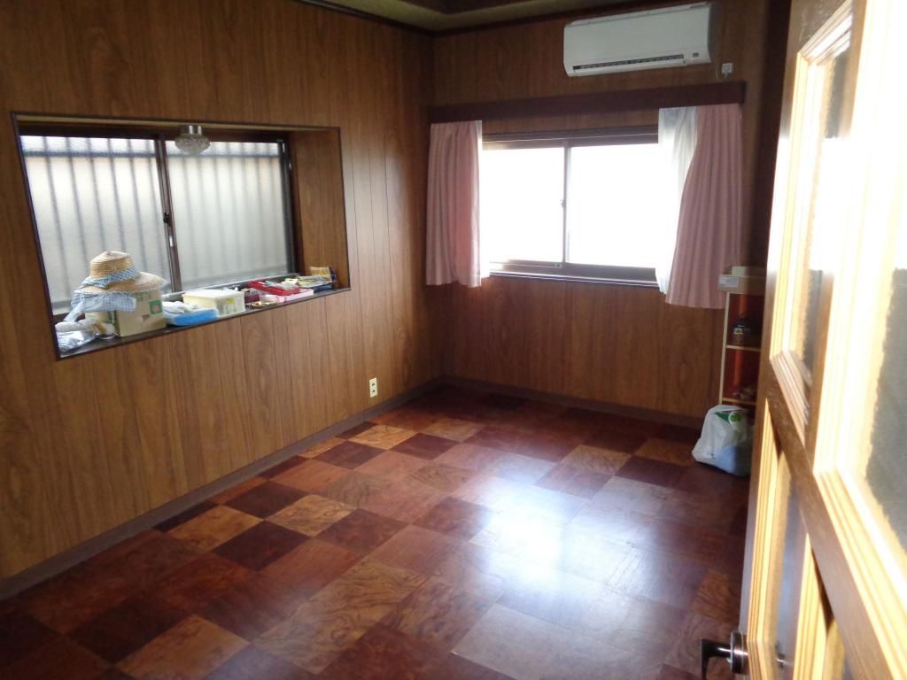 7DK Detached House for Sale in Matsuyama's Yamagoe-cho - Thumbnail 3