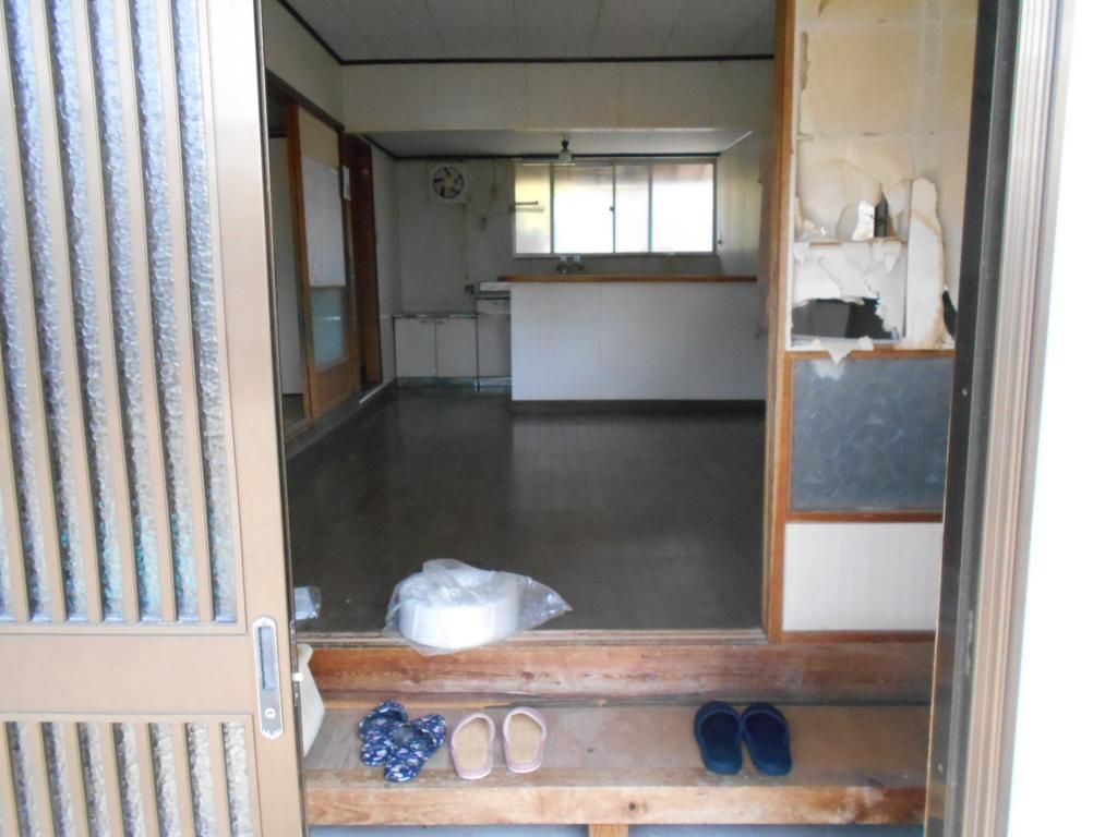 7LDK Traditional House for Sale in Ebino, Miyazaki - 445.82 sqm Land - Thumbnail 2