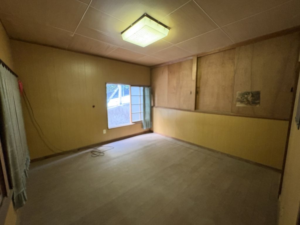 Warehouse-Style Home for Sale in Minami-Awaji - Thumbnail 3