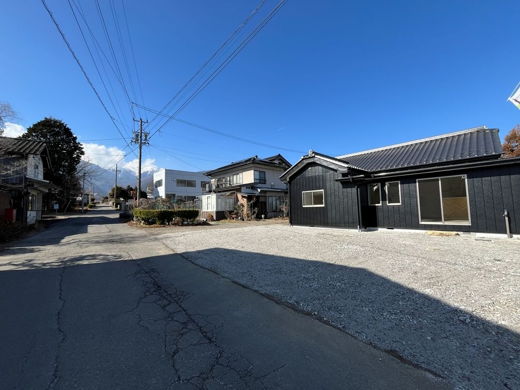 Renovated Single-Story 4LDK House in Komagane, Nagano - Thumbnail 3
