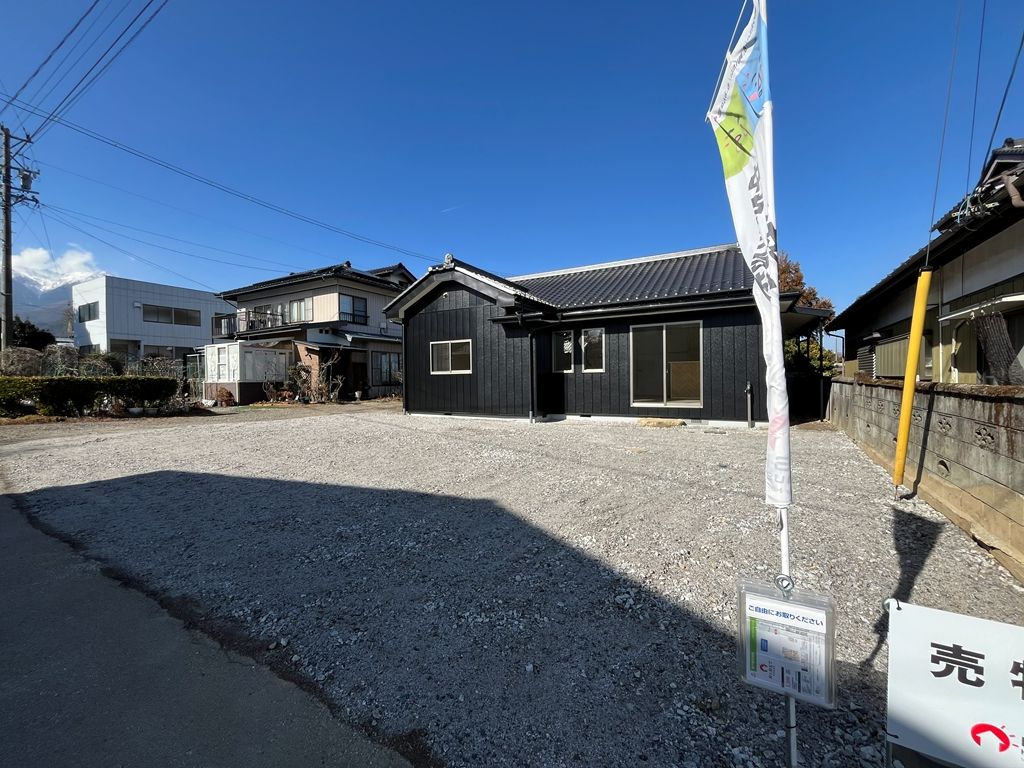Renovated Single-Story 4LDK House in Komagane, Nagano - Thumbnail 2