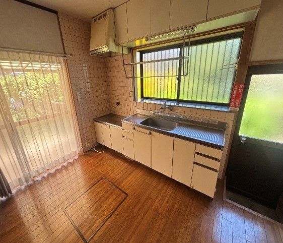 Spacious 5DK Akiya Bank House in Seiyo City, Ehime - Thumbnail 3