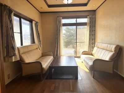 8-Bedroom House for Sale on Large Corner Lot in Nishiwaki — Image 3, Nishiwaki, Hyogo