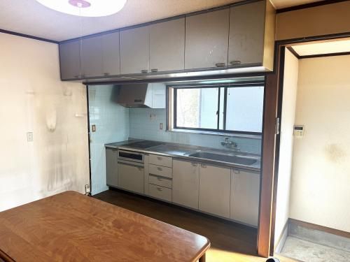 8-Bedroom House for Sale on Large Corner Lot in Nishiwaki - Image 4