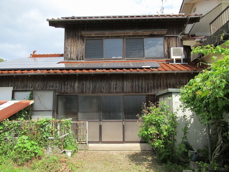 Spacious Two-Story Home in Masuda with Garden - Thumbnail 2