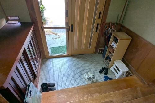 Renovated Kitchen 7K House in Quiet Shikokuchuo City - Thumbnail 2