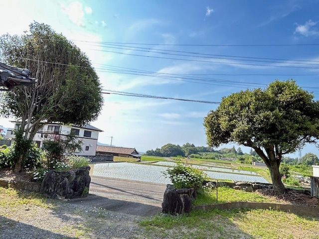 7K Hilltop House with Country Views in Shikokuchuo, Ehime - Thumbnail 2