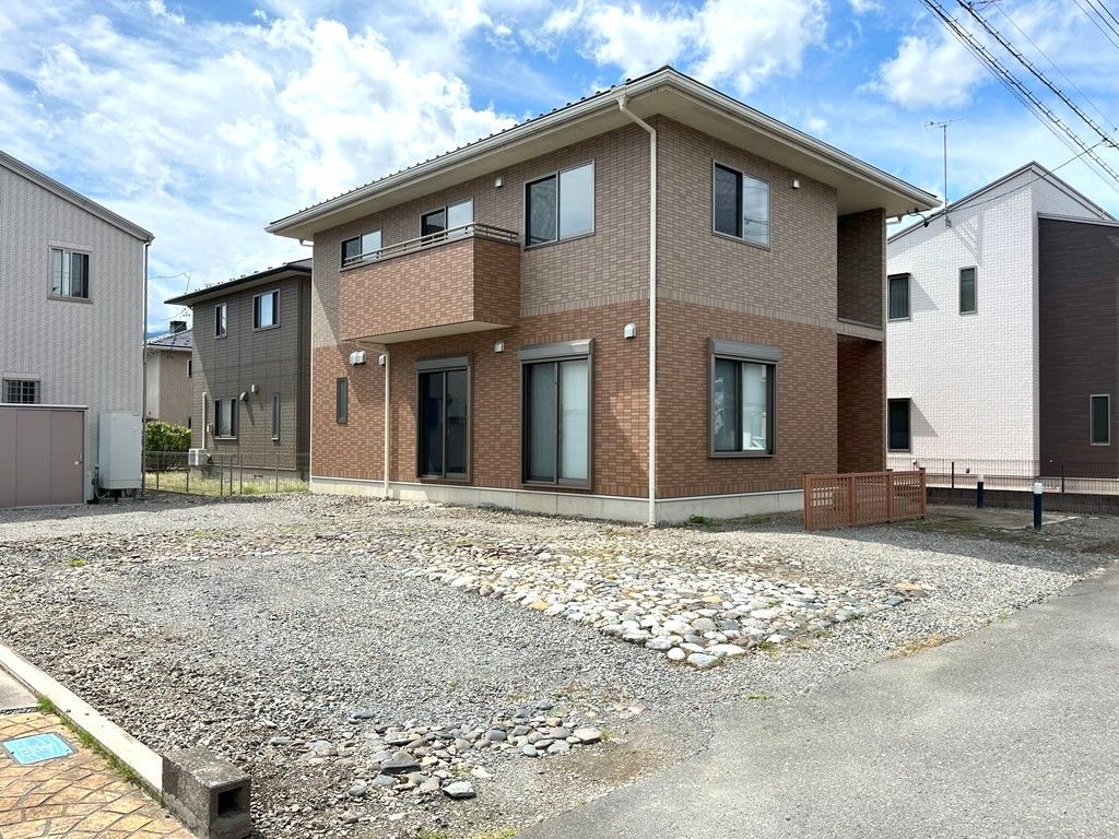 Renovated 4LDK House for Sale in Ina, Nagano - Thumbnail 2