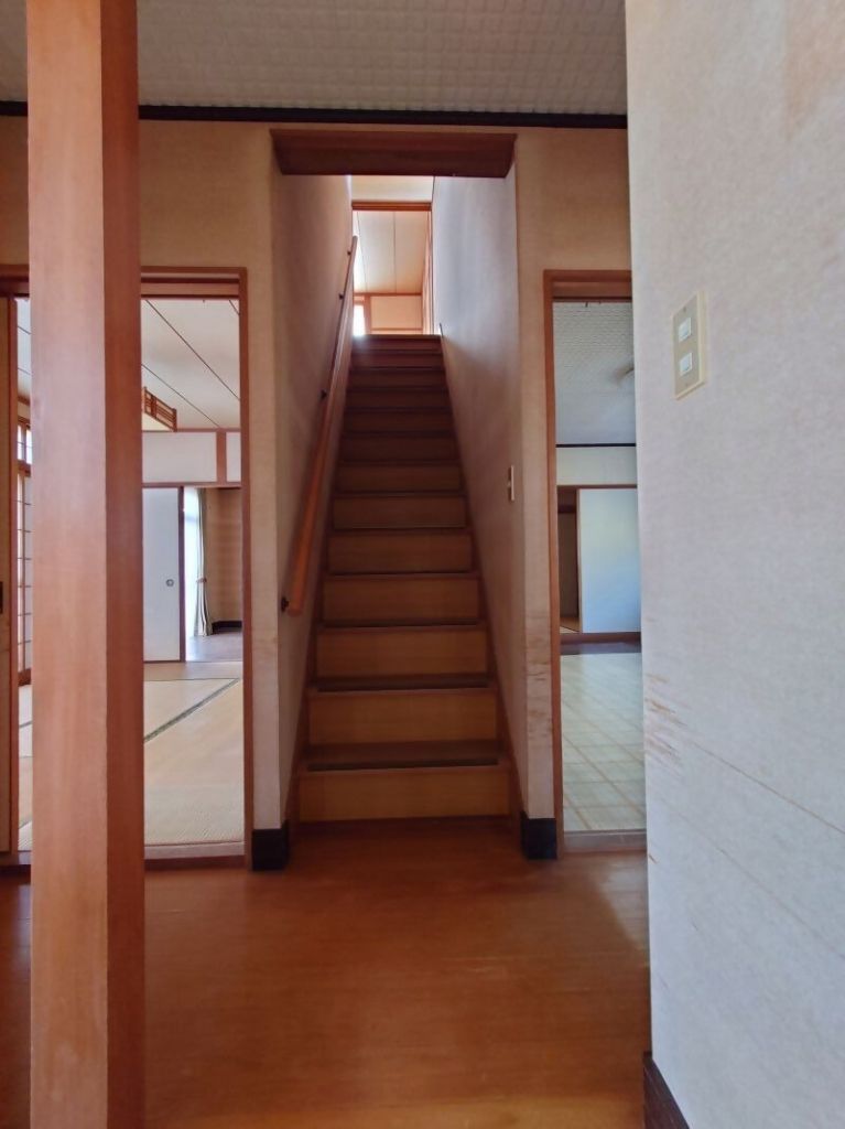 5DK House for Sale in Hofu City, Yamaguchi Prefecture - Thumbnail 4