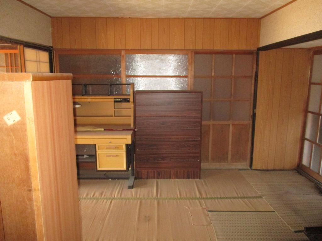 Traditional 6DK House on 713 sqm Land in Kasaoka, Okayama - Thumbnail 3