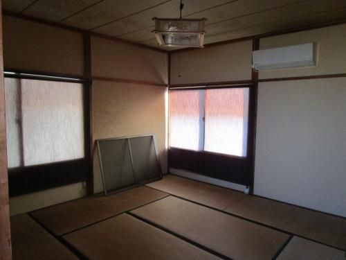 Compact 4DK Akiya with Carport in Sanjo, Niigata - Thumbnail 3