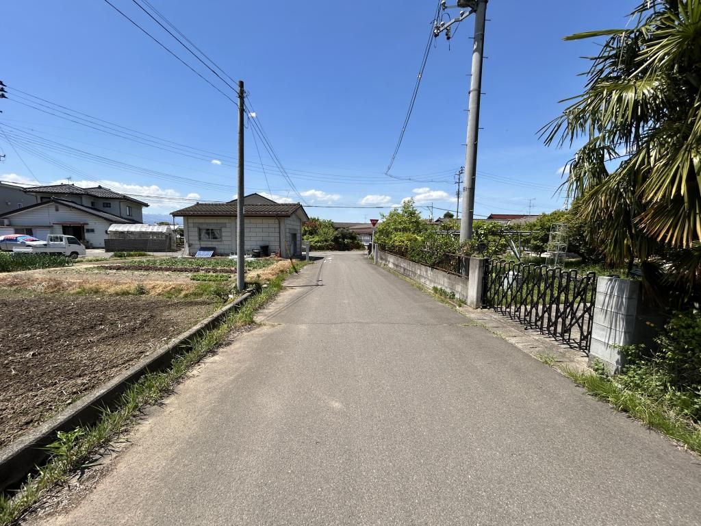 4DK Detached House on 532 sqm Land in Fukushima City - Thumbnail 2