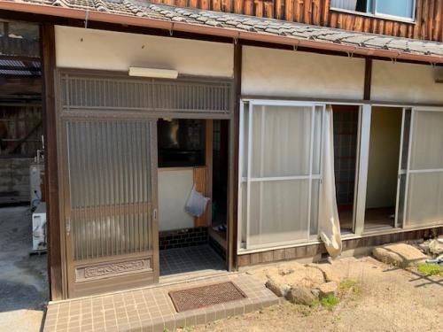 3DK House for Sale in Quiet Imabari Residential Area - Thumbnail 2