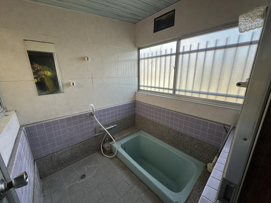 Spacious 3LDK House on 998 sqm Land in Quiet Ibusuki - Thumbnail 3