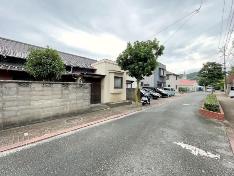 Single-Story 4DK Wooden House for Sale in Wakamatsu-ku, Kitakyushu - Thumbnail 2