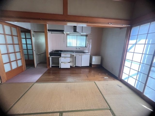 5LDK Corner Plot House for Sale in Susaki, Kochi - Thumbnail 4