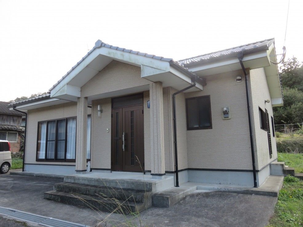2008-Built 2DK House on 504 sqm Corner Lot in Bungotakada - Thumbnail 2