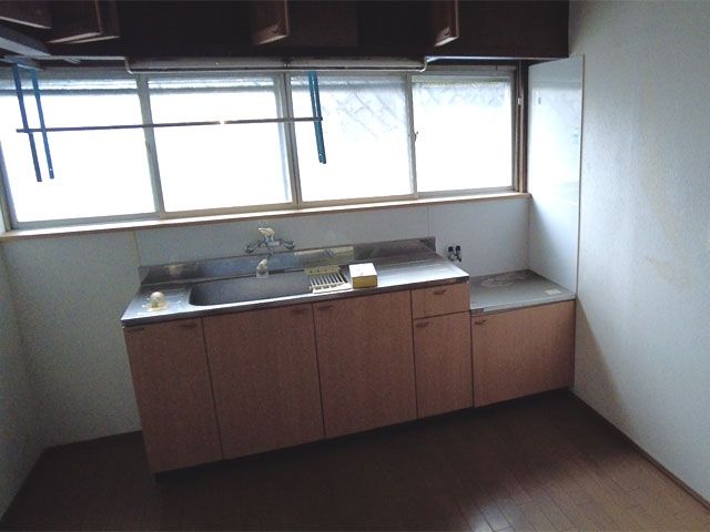 4DK House for Sale in Quiet Fukui Neighborhood, Near Station - Thumbnail 2