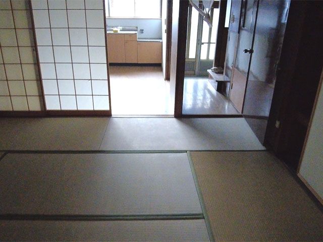 4DK House for Sale in Quiet Fukui Neighborhood, Near Station - Thumbnail 3
