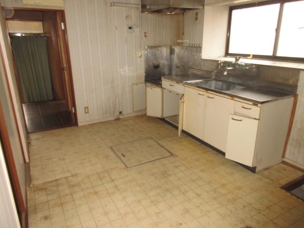 4DK Detached House for Sale on Large Corner Plot in Kasama, Ibaraki - Thumbnail 4