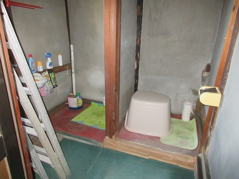 4DK Single-Story House for Sale in Miyoshi, Hiroshima - Thumbnail 2