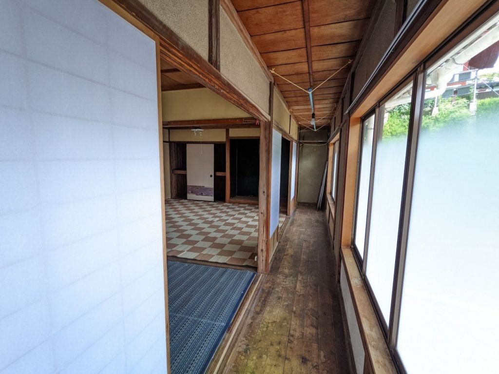 Compact 3DK House with Hot Spring Access in Shinonsen, Hyogo - Thumbnail 4