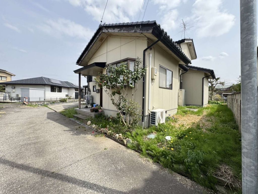 5SLDK House for Sale in Toyama City, 146.35 sqm - Thumbnail 2