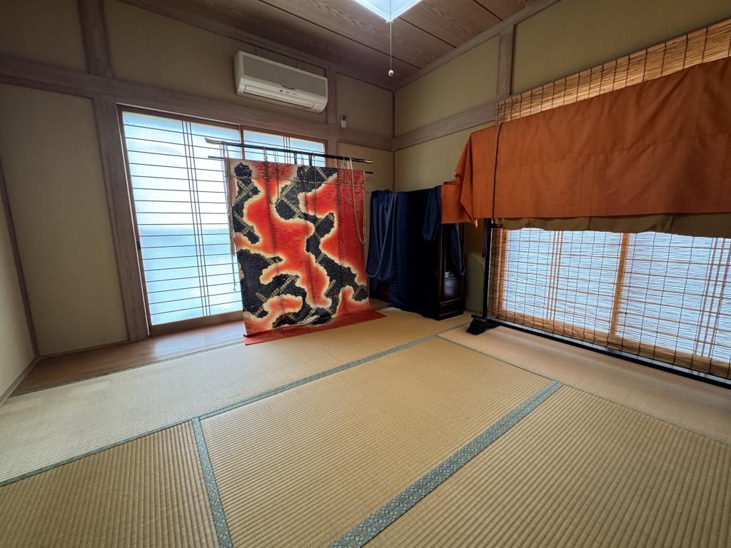 3-Story House with Massive Storage in Tokamachi, Niigata - Thumbnail 4