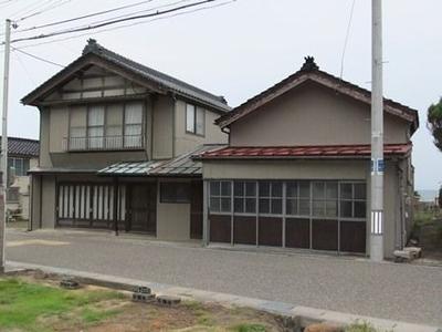 Spacious Home in Izumozaki with 465.44 sqm Land — Image 1, Izumozaki, Niigata