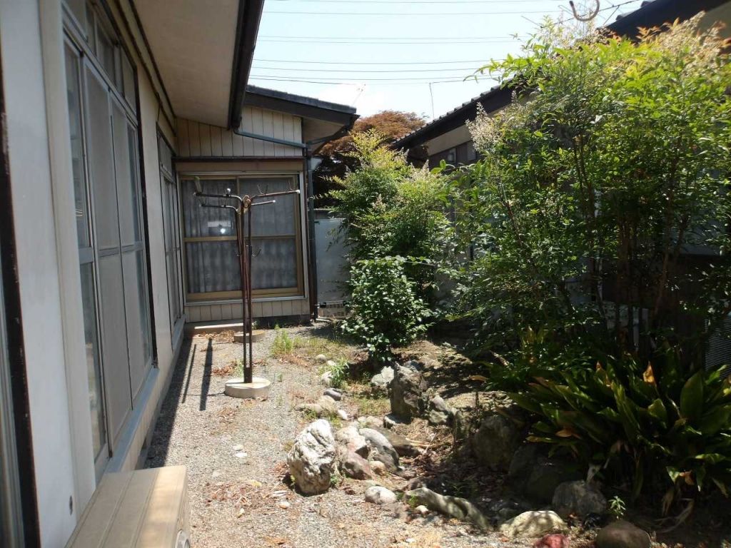 5DK Traditional House on Corner Lot in Kiryu, Gunma - Thumbnail 3