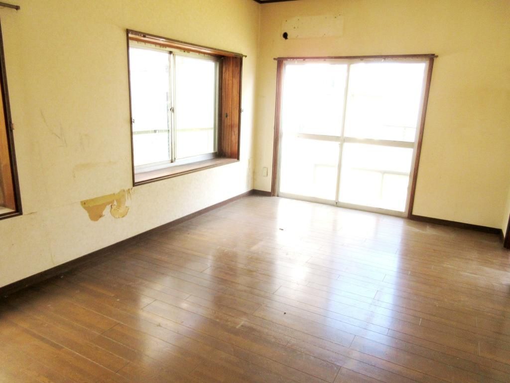 6DK Wooden House for Sale in Kasama, Ibaraki - 205m² Land - Thumbnail 3