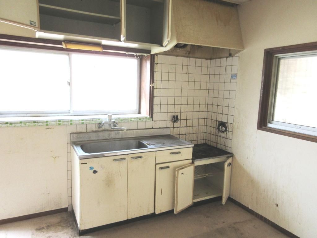 6DK Wooden House for Sale in Kasama, Ibaraki - 205m² Land - Thumbnail 4