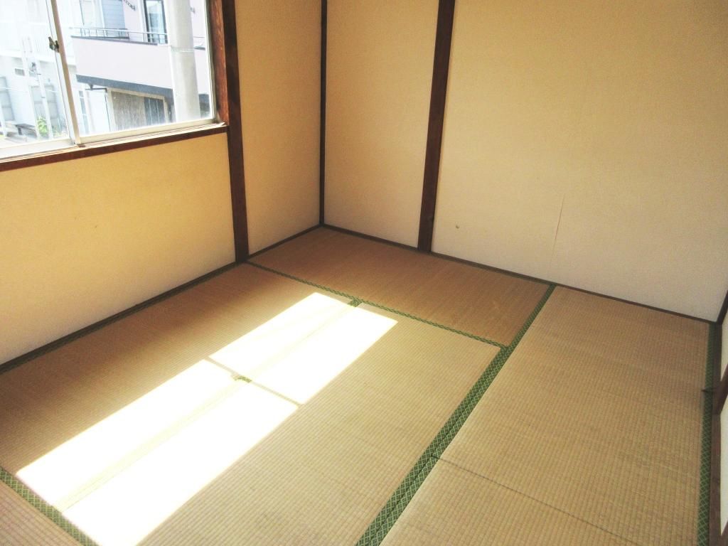 6DK Wooden House for Sale in Kasama, Ibaraki - 205m² Land - Thumbnail 2