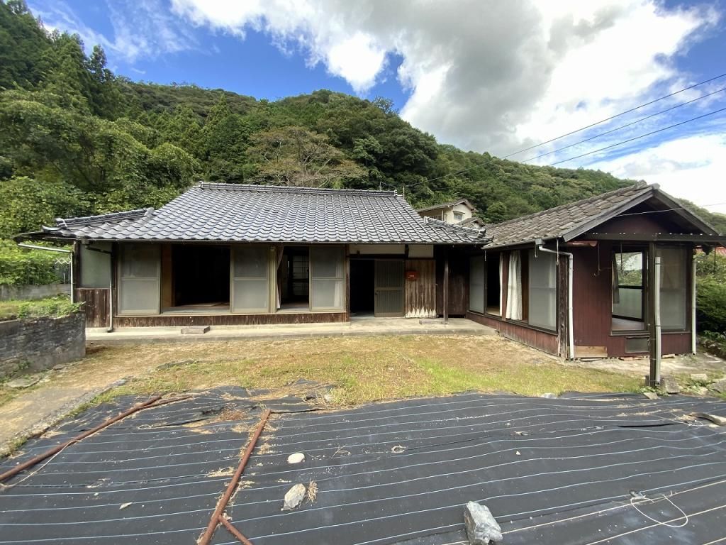 6DK House with Large Land and Forest Plot in Iwakuni, Yamaguchi - Thumbnail 2