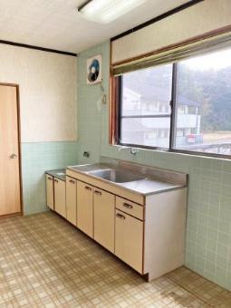 Spacious 7DK House for Sale in Central Kitsuki — Image 2, Kitsuki, Oita