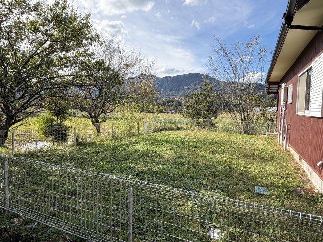 2LDK House for Sale in Nakatsugawa with Mountain Views - Thumbnail 2