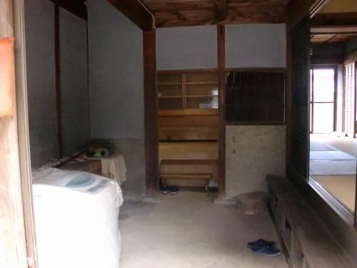 Solid 5K Traditional House on 302sqm Corner Lot in Imabari - Thumbnail 3