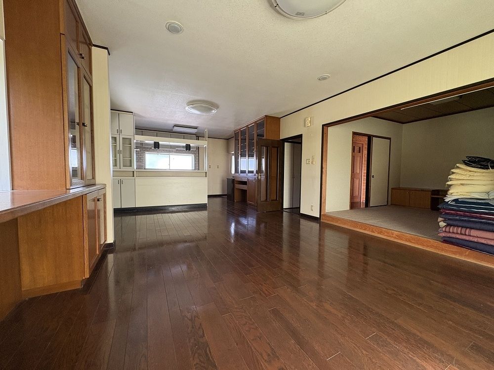 6LDK House for Sale on Expansive Land in Nakatsugawa, Gifu - Thumbnail 3