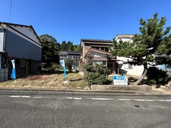 3DK Wooden House for Sale in Fukui City with 6-Car Parking - Thumbnail 4