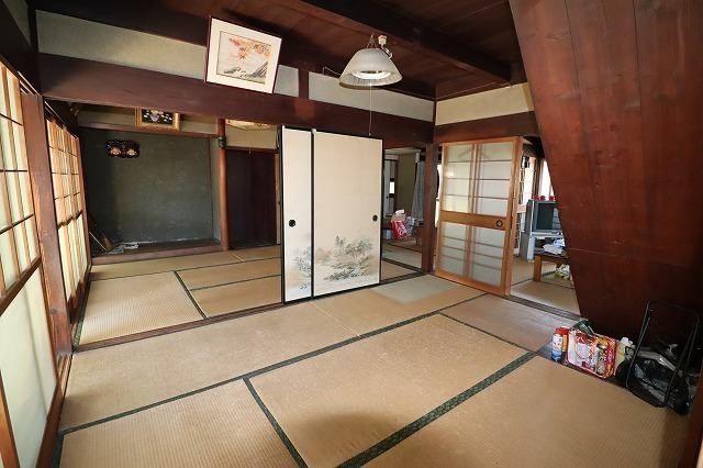 Spacious 8DK House for Sale in Yanai City, Yamaguchi - Thumbnail 4