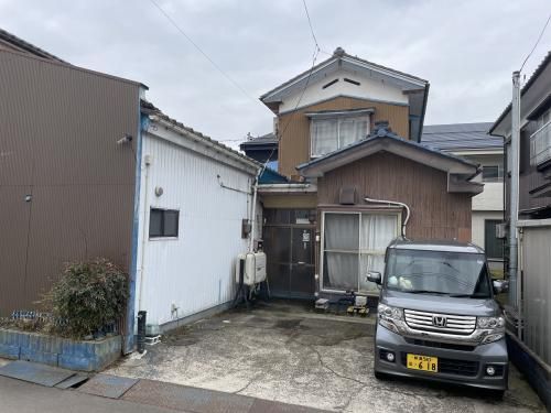 5DK Two-Storey Shop-Residence for Sale in Sanjo, Niigata - Thumbnail 2