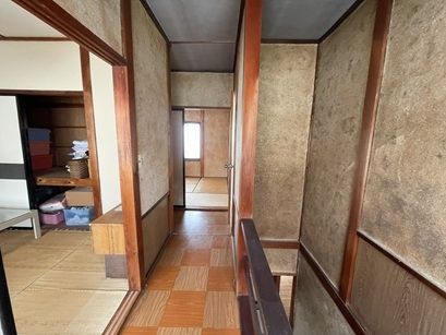 Spacious 8DK Akiya House with Large Garden in Kuroishi, Aomori - Thumbnail 4
