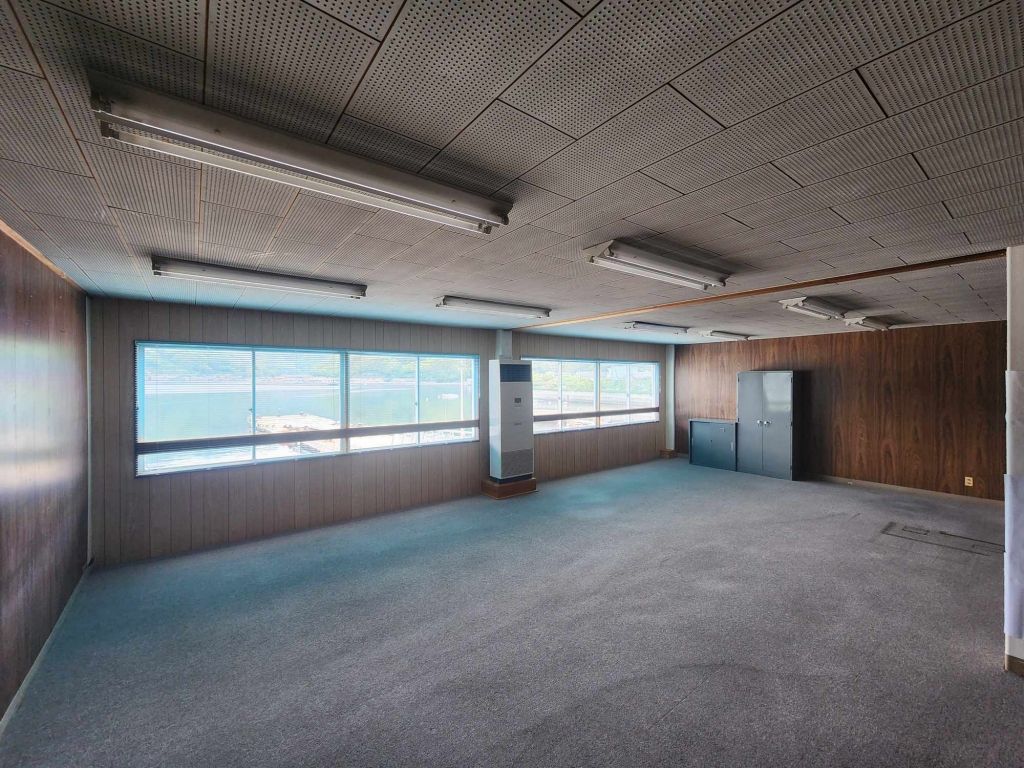 Spacious 3-Story Traditional House for Rent in Seiyo City, Ehime - Thumbnail 3