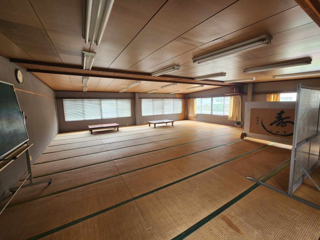 Spacious 3-Story Traditional House for Rent in Seiyo City, Ehime - Thumbnail 2